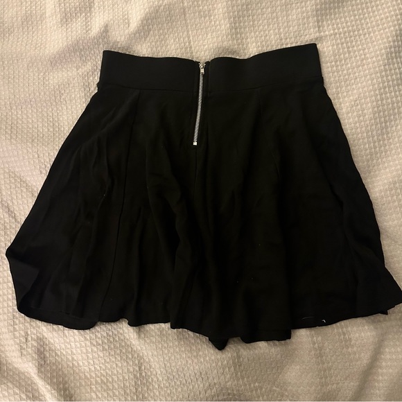 H&M black skirt - Picture 3 of 3